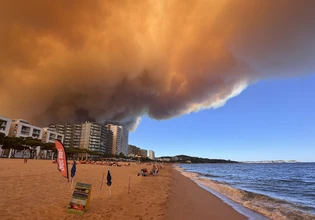 Ισπανία: Πυρκαγιά κοντά στο θέρετρο Κόστα Μπράβα καίει 22.000 στρέμματα