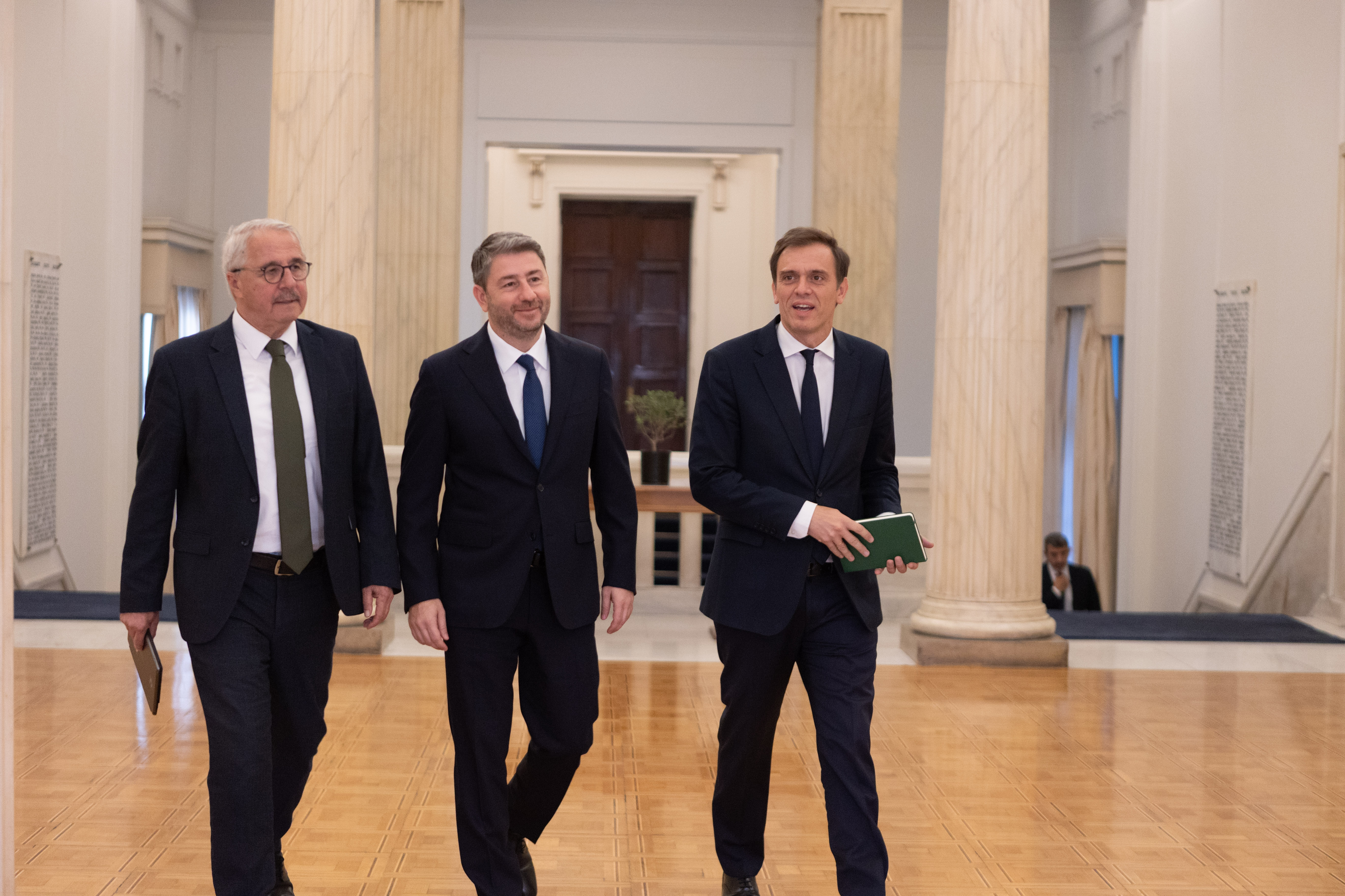 Ο Νίκος Ανδρουλάκης με τον Γιάννη Μανιάτη και τον Δμήτρη Μάντζο