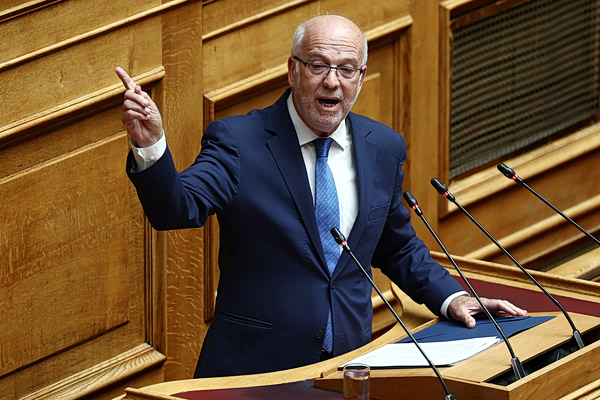 Βουλή: Άγρια κόντρα Φλωρίδη- Κωνσταντοπούλου: «Σας τα έχω πει δεν μπορώ να σας βοηθήσω δικηγόρος είμαι…»