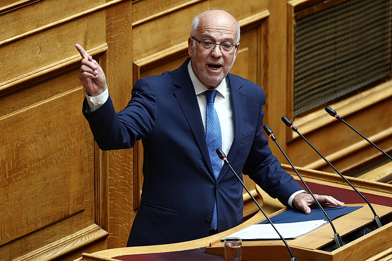 Βουλή: Άγρια κόντρα Φλωρίδη- Κωνσταντοπούλου: «Σας τα έχω πει δεν μπορώ να σας βοηθήσω δικηγόρος είμαι…»