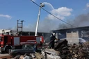 Ασπρόπυργος: Καταστράφηκε η επιχείρηση από τη φωτιά – 11 άνθρωποι στα νοσοκομεία – Βίντεο από τη στιγμή της έκρηξης