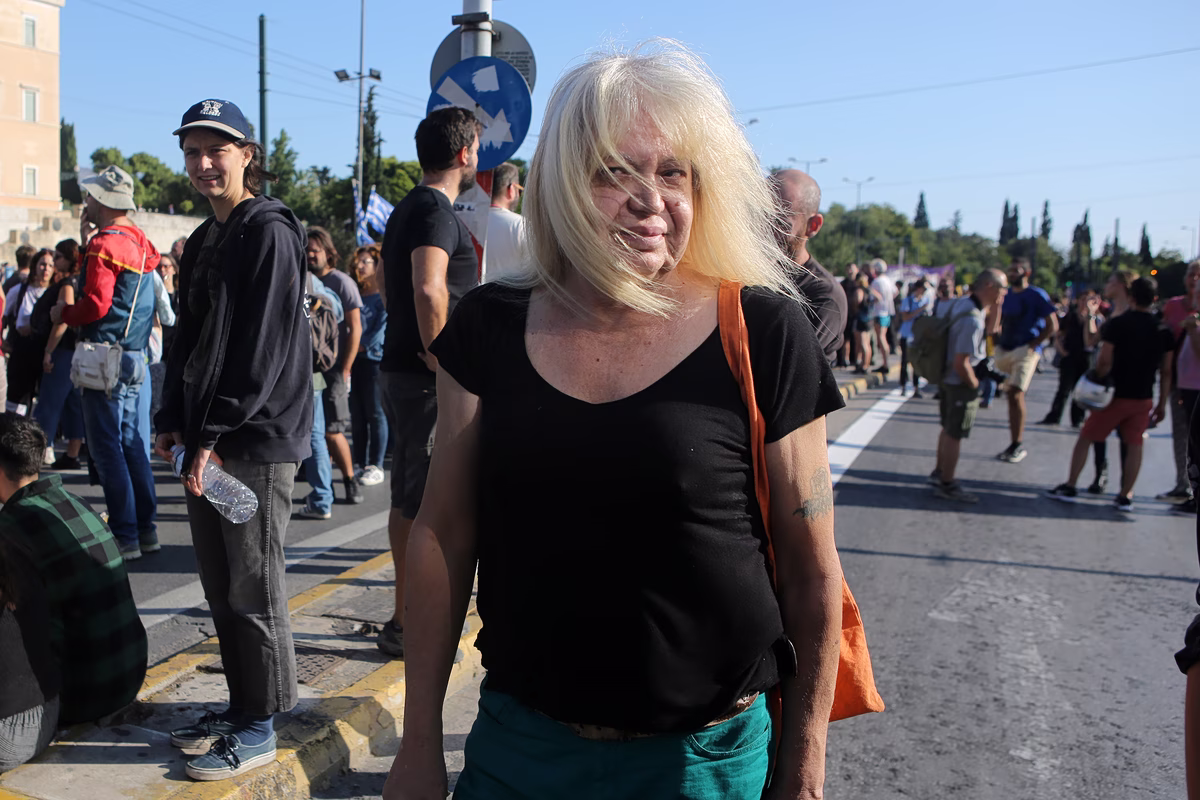 Το τελευταίο αντίο στην αιώνια ελεύθερη, Πάολα Ρεβενιώτη