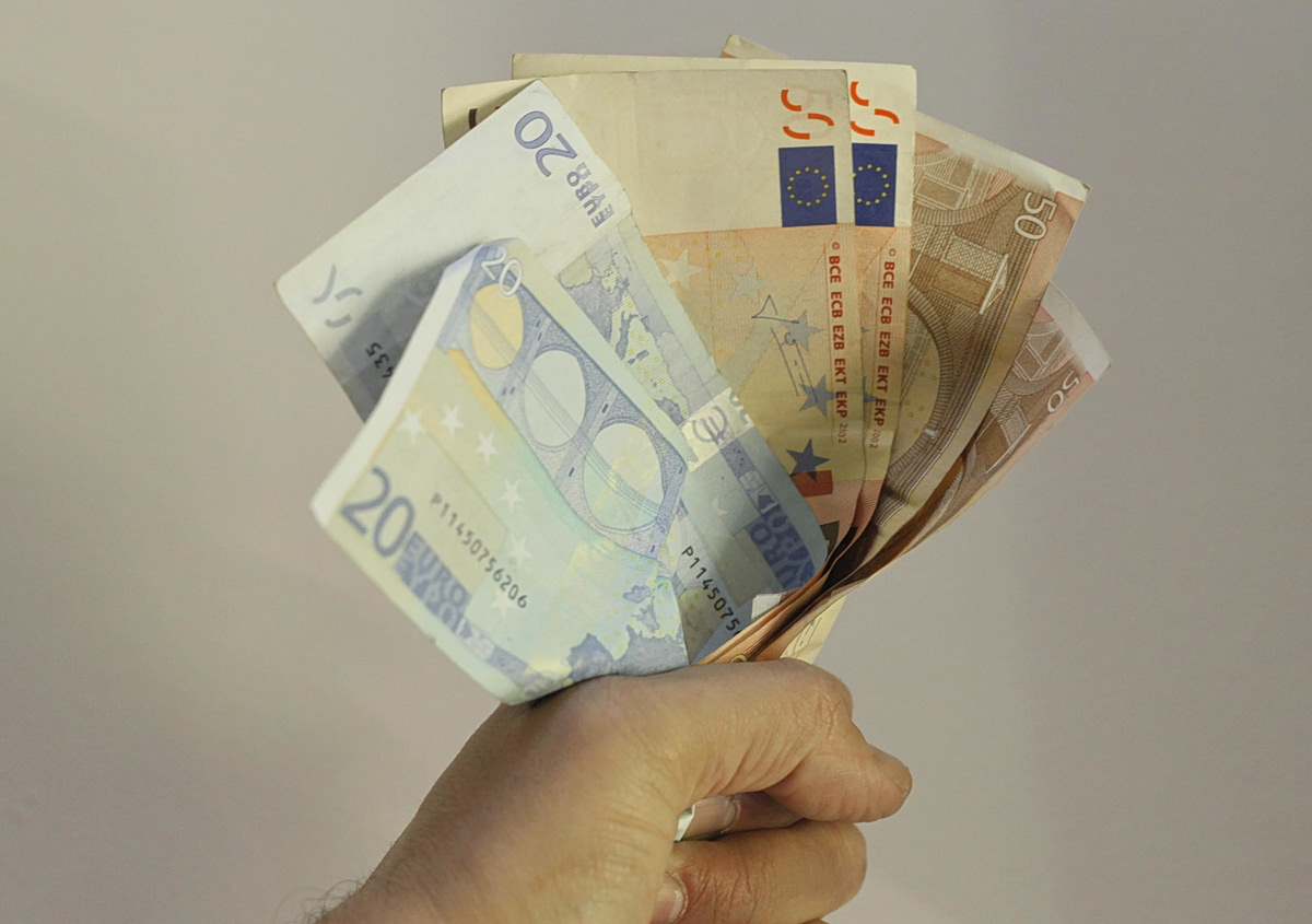 Πώς να προστατέψετε τις καταθέσεις από κατασχέσεις