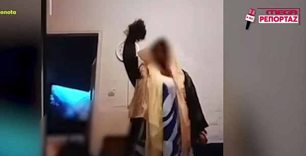 Κρήτη: Νέα βίντεο ντοκουμέντα της κακοποίησης της 55χρονης από 42χρονη – Της κόβει τα μαλλιά με μπαλτά