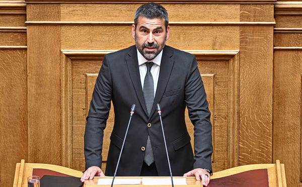 «Δεν θα έπρεπε να είναι στο ΠΑΣΟΚ βουλευτές που εκλέχθηκαν με τον ΣΥΡΙΖΑ» – Η δήλωση Νικολαΐδη και η διόρθωση