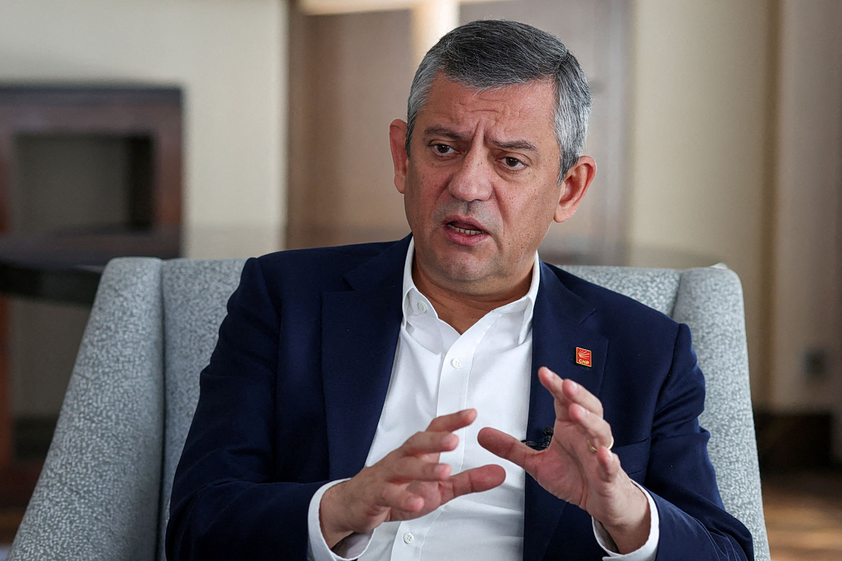 Τουρκία: Αναδιαμορφώνεται το πολιτικό σκηνικό – Ο Οζγκιούρ Οζέλ ιδρύει νέο κόμμα