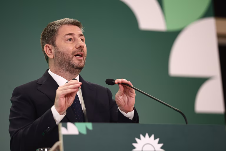 ΠΑΣΟΚ: Τα «καρφιά» Ανδρουλάκη, το άρθρο 110 και το πρέσινγκ στο Μαξίμου