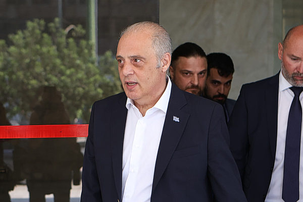 Στη Βουλή η αναφορά που κατέθεσε ο («λαγός» του Μητσοτάκη) Βελόπουλος επικαλούμενος τις τοξικές δηλώσεις Γεωργιάδη κατά Τσίπρα