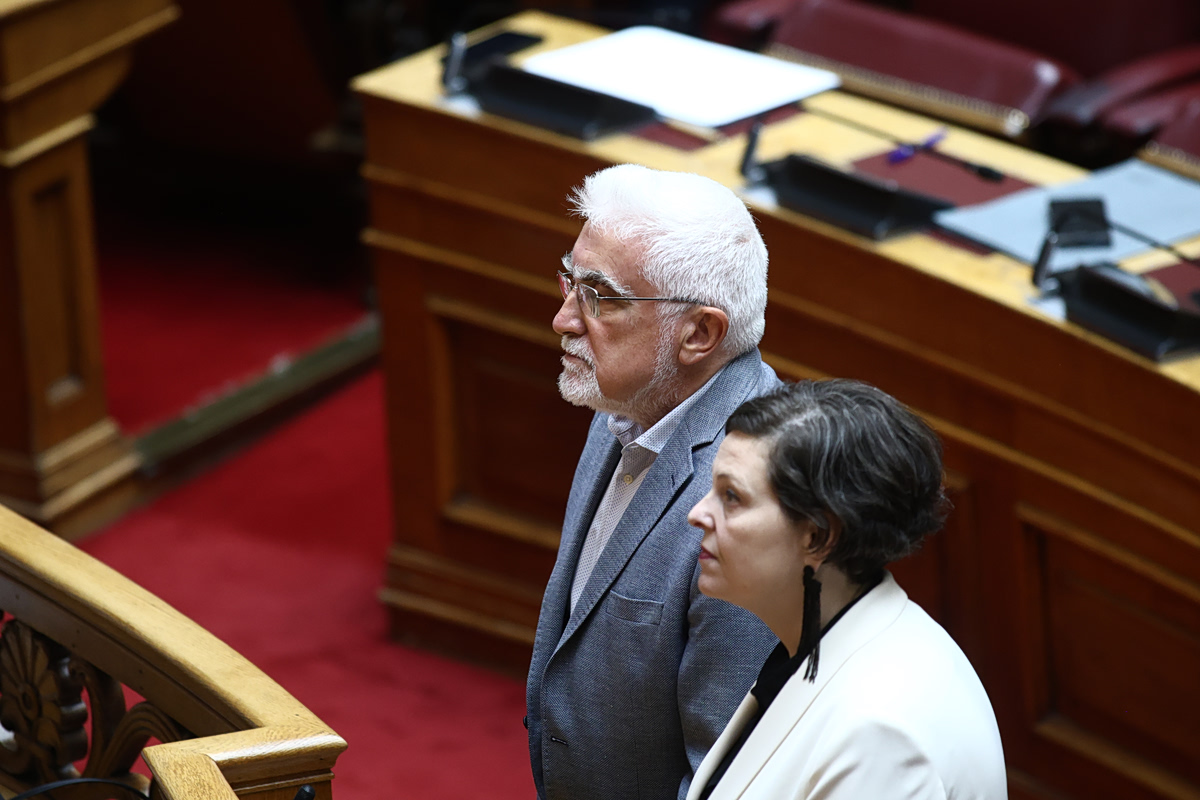 ΣΥΡΙΖΑ: Ορκίστηκαν βουλευτές η Θεοδώρα Ακριώτου και ο Γιάννης Καριπίδης