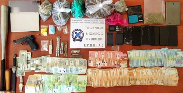 Εξαρθρώθηκε κύκλωμα διακίνησης ναρκωτικών σε Γλυφάδα και Βούλα