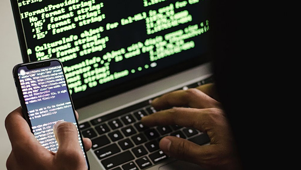The government is mistaken if it believes the wiretapping scandal is over – especially when a former prime minister is taking legal action.