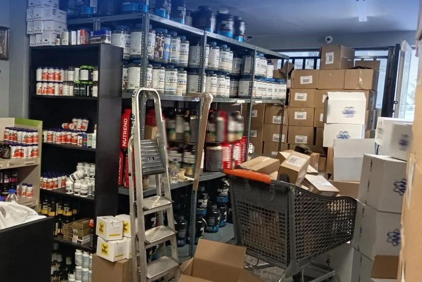 ΑΑΔΕ: Κατάσχεση μεγάλης ποσότητας παράνομων σκευασμάτων διατροφής – Άνω των 200.000 ευρώ η φοροδιαφυγή