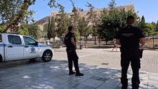 Προφυλακιστέος ο 60χρονος που επιτέθηκε με μαχαίρι σε ζευγάρι τουριστών στην Ακρόπολη