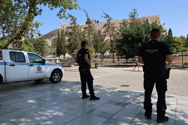 Προφυλακιστέος ο 60χρονος που επιτέθηκε με μαχαίρι σε ζευγάρι τουριστών στην Ακρόπολη