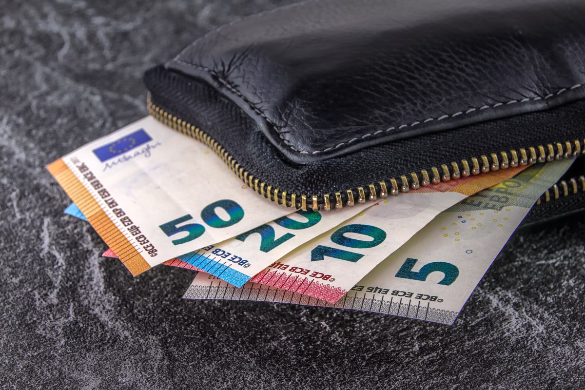 Ευρωζώνη: Κάτω από τα επίπεδα του 2021 οι πραγματικοί μισθοί – Μείωση σχεδόν 2%, πού βρίσκεται η Ελλάδα