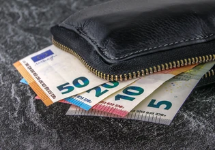 Ευρωζώνη: Κάτω από τα επίπεδα του 2021 οι πραγματικοί μισθοί – Μείωση σχεδόν 2%, πού βρίσκεται η Ελλάδα
