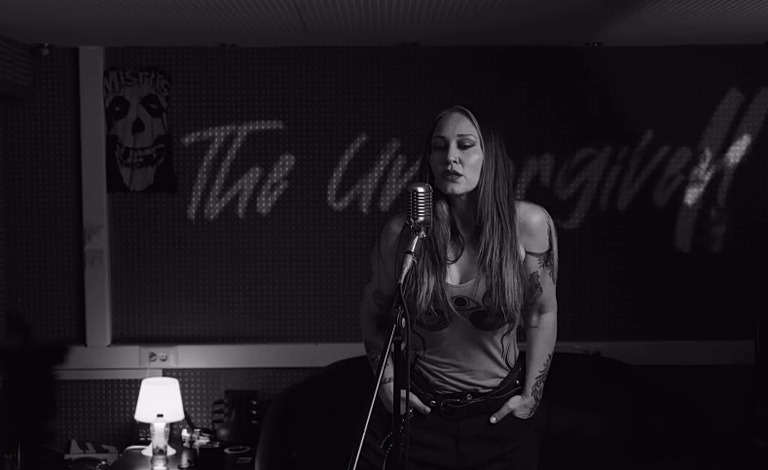 Η Πηνελόπη Αναστασοπούλου διασκεύασε το Unforgiven II και οι Metallica ενθουσιάστηκαν