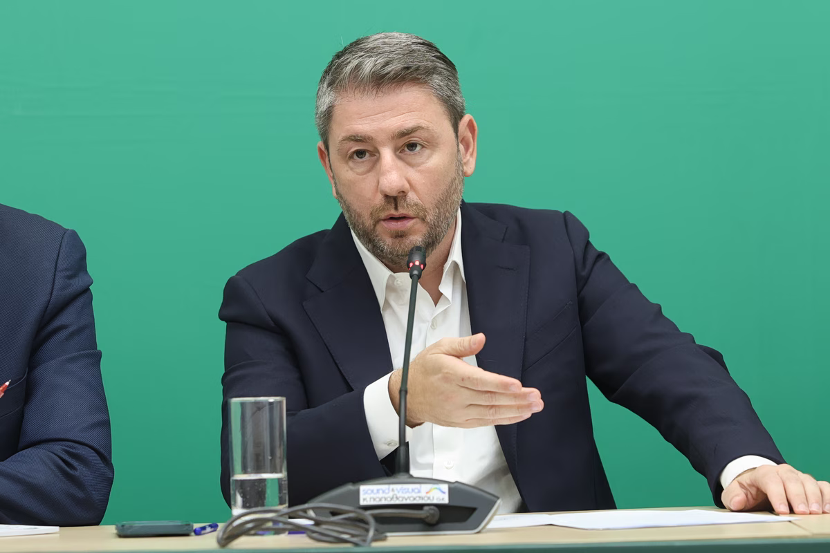 Ανδρουλάκης: Μαφία, συμμορία, υπόκοσμο θυμίζουν όσα είπε ο Δημητριάδης, να απαντήσει το «αφεντικό» – «Προστατεύει την οικογένεια»