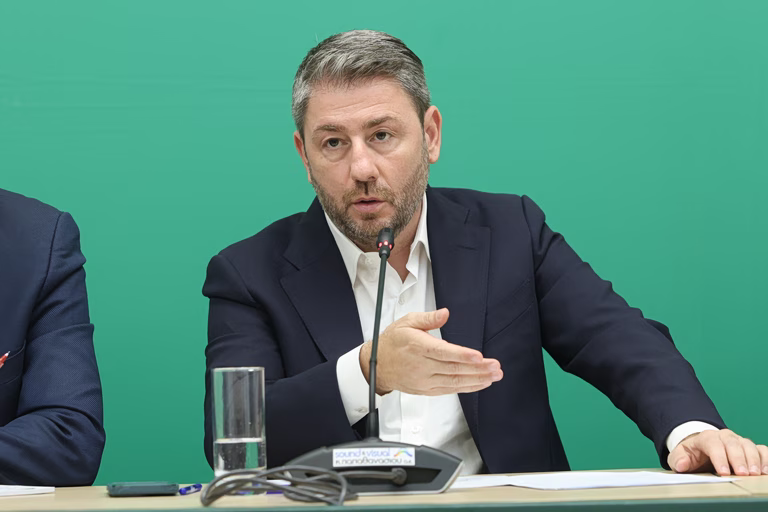 Ανδρουλάκης: Μαφία, συμμορία, υπόκοσμο θυμίζουν όσα είπε ο Δημητριάδης, να απαντήσει το «αφεντικό» - «Προστατεύει την οικογένεια»