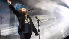 «Απλώς γ@@@θείτε» – Ο Ρόμπερτ Σμιθ των The Cure για το halftime show του Μουντιάλ 2026 και τον Ινφαντίνο