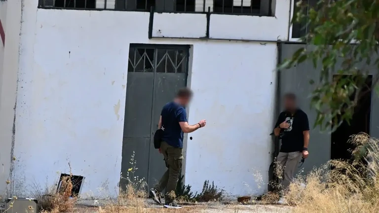 Άργος: Άλλοι τρεις κάλυκες εντοπίστηκαν στο σημείο των πυροβολισμών – Αναβαθμίζεται η κατηγορία για τους αστυνομικούς