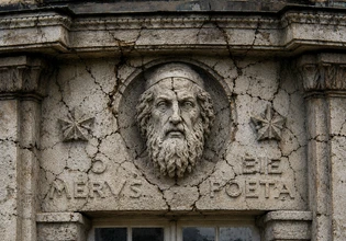 «Ο Όμηρος δεν υπήρξε ποτέ»: Η θεωρία του καθηγητή του Χάρβαρντ που αλλάζει όσα πιστεύαμε