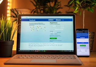 Προβλήματα σύνδεσης στο Facebook – Εκατοντάδες αναφορές από χρήστες για «μη διαθέσιμη» σελίδα