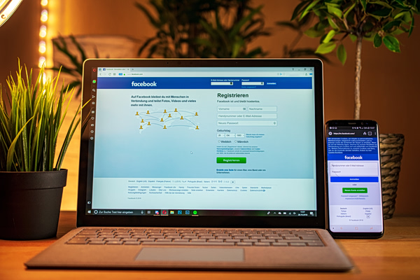 Προβλήματα σύνδεσης στο Facebook – Εκατοντάδες αναφορές από χρήστες για «μη διαθέσιμη» σελίδα