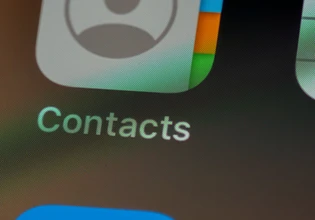 Τι αλλάζει με τις επαφές στο κινητό μας – Το Google Contacts αποκτά νέα ενότητα