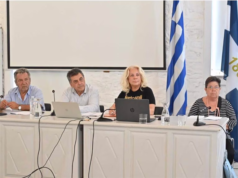 Σύσκεψη Περιφερειάρχη Θεσσαλίας με τους Δημάρχους Σποράδων στη Σκιάθο για έργα