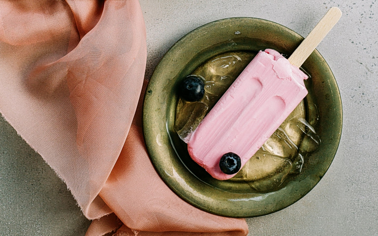 Συνταγή: Strawberry velvet yogurt