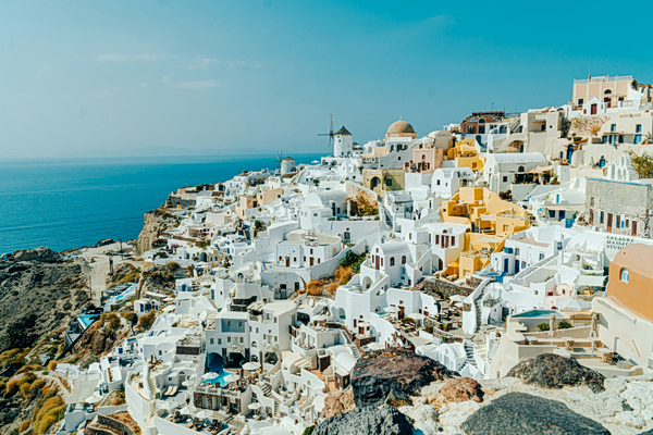 Η Trivago απέσυρε το δυσφημιστικό βίντεο για τη Σαντορίνη – Το «συγγνώμη» της εταιρείας στους ξενοδόχους