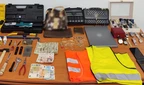 Συνελήφθησαν οι διαρρήκτες με τα φωσφοριζέ γιλέκα – Πώς έμπαιναν σε διαμερίσματα παριστάνοντας εργάτες συνεργείου
