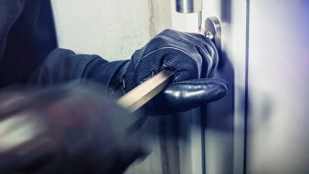 Εξαρθρώθηκε σπείρα διαρρηκτών στην Αττική - Πάνω από 865.000 ευρώ η λεία τους από κλοπές σε 24 σπίτια