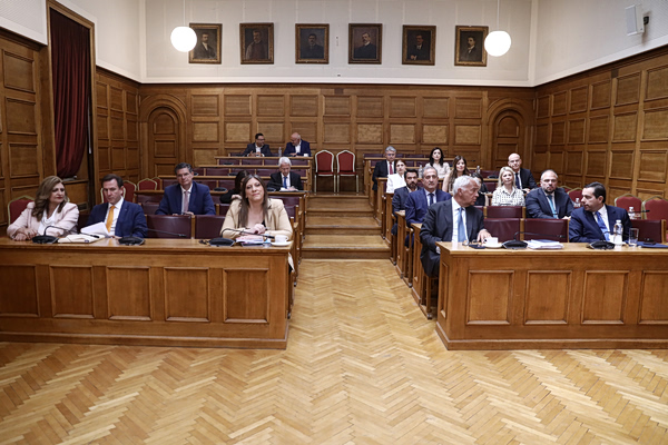 Έπεσε και το τελευταίο φύλλο συκής: Πραξικοπηματικό «όχι» της πλειοψηφίας για κλήση στην επιτροπή Θεσμών των Δημητριάδη και Ντίλιαν