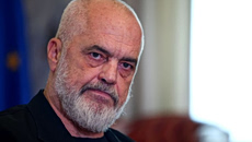 Αλβανία: Ο Ράμα υπέρ της κρατικής δαπάνης 4 εκατ. ευρώ για μια συναυλία του Κάνιε Γουέστ στα Τίρανα