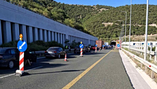 Φωτιά σε ΙΧ στην Εγνατία Οδό προκάλεσε ουρές χιλιομέτρων