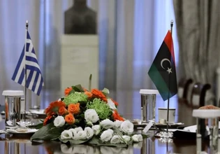 Η Λιβύη ψηλά στην διπλωματική ατζέντα της Αθήνας – Ανοιχτοί δίαυλοι, ισορροπίες και συνομιλίες για ΑΟΖ