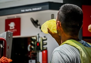 Υποχρεωτική παύση υπαίθριων εργασιών την Τετάρτη σε Αττική και τρεις περιφέρειες λόγω καύσωνα