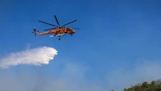 Φωτιά στην Ιεράπετρα, κοντά στο Φράγμα Μπραμιανών – Ήχησε το 112 για εκκένωση του οικισμού