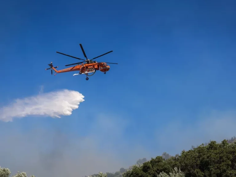 Φωτιά ξέσπασε στην Ιεράπετρα, κοντά στο Φράγμα Μπραμιανών