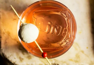 Europe’s 50 Best Bars 2026: Ελληνικός θρίαμβος – Δύο μπαρ της Αθήνας στην κορυφή, συνολικά έξι διακρίσεις