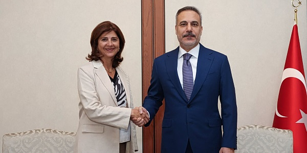 Κυπριακό: «Μόνη ρεαλιστική λύση τα δύο κράτη», είπε ο Φιντάν στην Ολγκίν