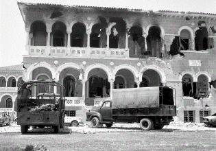 15 Ιουλίου 1974: Δεν καρτερούμε τίποτα, τίποτα απ’ την Αθήνα