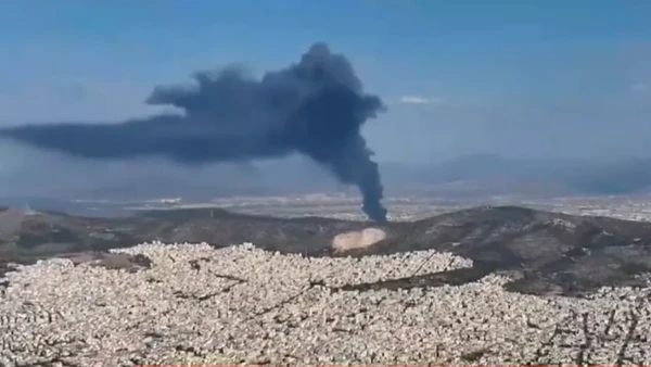 Φωτιά στον Ασπρόπυργο – Ενισχύθηκε η δύναμη της Πυροσβεστικής και συνδράμει ελικόπτερο – Ήχησε 112