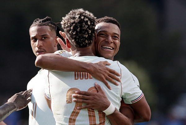 Γαλλία-Μαρόκο 2-0: Οι «μάγοι» της Γαλλίας πήραν το πρώτο εισιτήριο για τους «4» (vid)