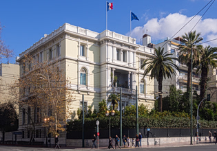 Tηλεφώνημα για βόμβα στη γαλλική πρεσβεία – Διακόπηκε η κυκλοφορία