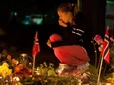 Η Νορβηγία τιμά τη μνήμη των 77 θυμάτων του νεοναζί Μπρέιβικ, 15 χρόνια μετά την τρομοκρατική επίθεση