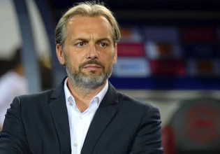 Ο προπονητής του Κονγκό …πάγωσε με την δημόσια ανακοίνωση του θανάτου του πατέρα του (vid)