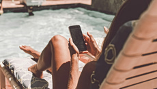 Scrolling, αυτή η μάστιγα: Τέσσερις τρόποι να το περιορίσουμε